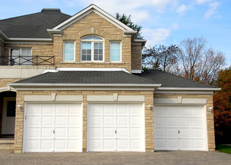 Why it’s Crucial for Homeowners to do Garage Door Spring Repair in Sanford, FL.