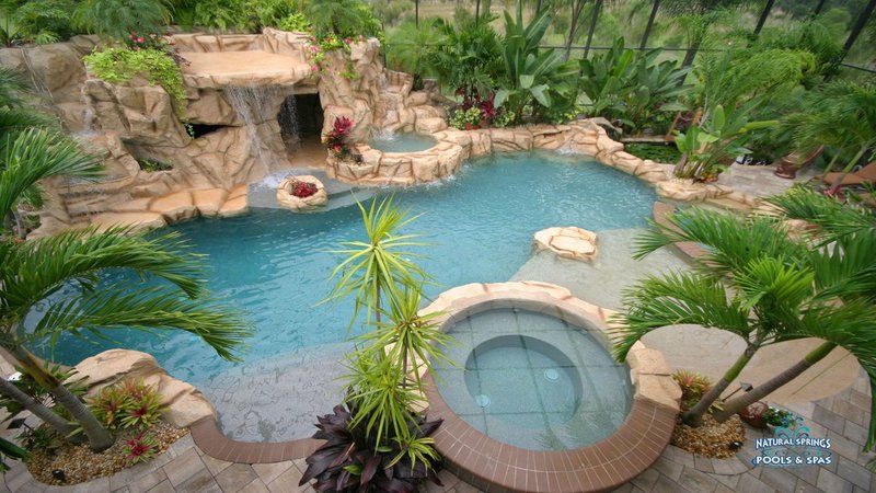 What Should You Know About Pool Remodeling in Tampa?