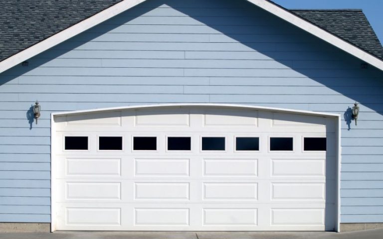 Four Reasons Why Many Homeowners Hire Professional Garage Builders