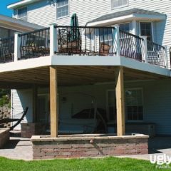 Upgrading Your Chicago Home Exterior? Consider a Metal Spiral Staircase