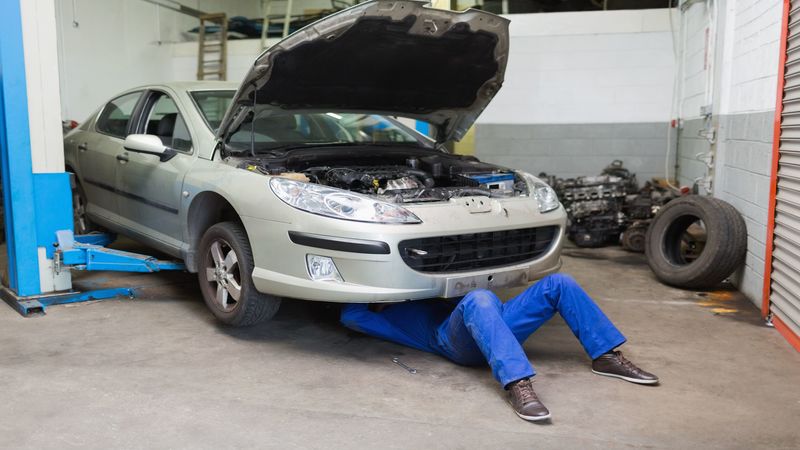 5 Reasons Car Maintenance Should Be High on Your List